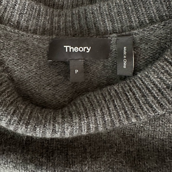 Theory Cashmere Easy Grey Crewneck Sweater - Picture 8 of 8
